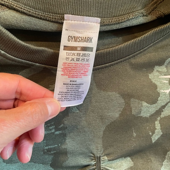 Women's Gym Shark Adapt Camo Seamless Long Sleeve Crop Top Medium - Picture 3 of 6